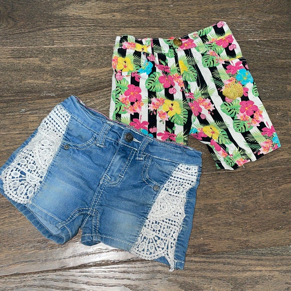 Lee, Apple bottom shorts. Girls size 4T